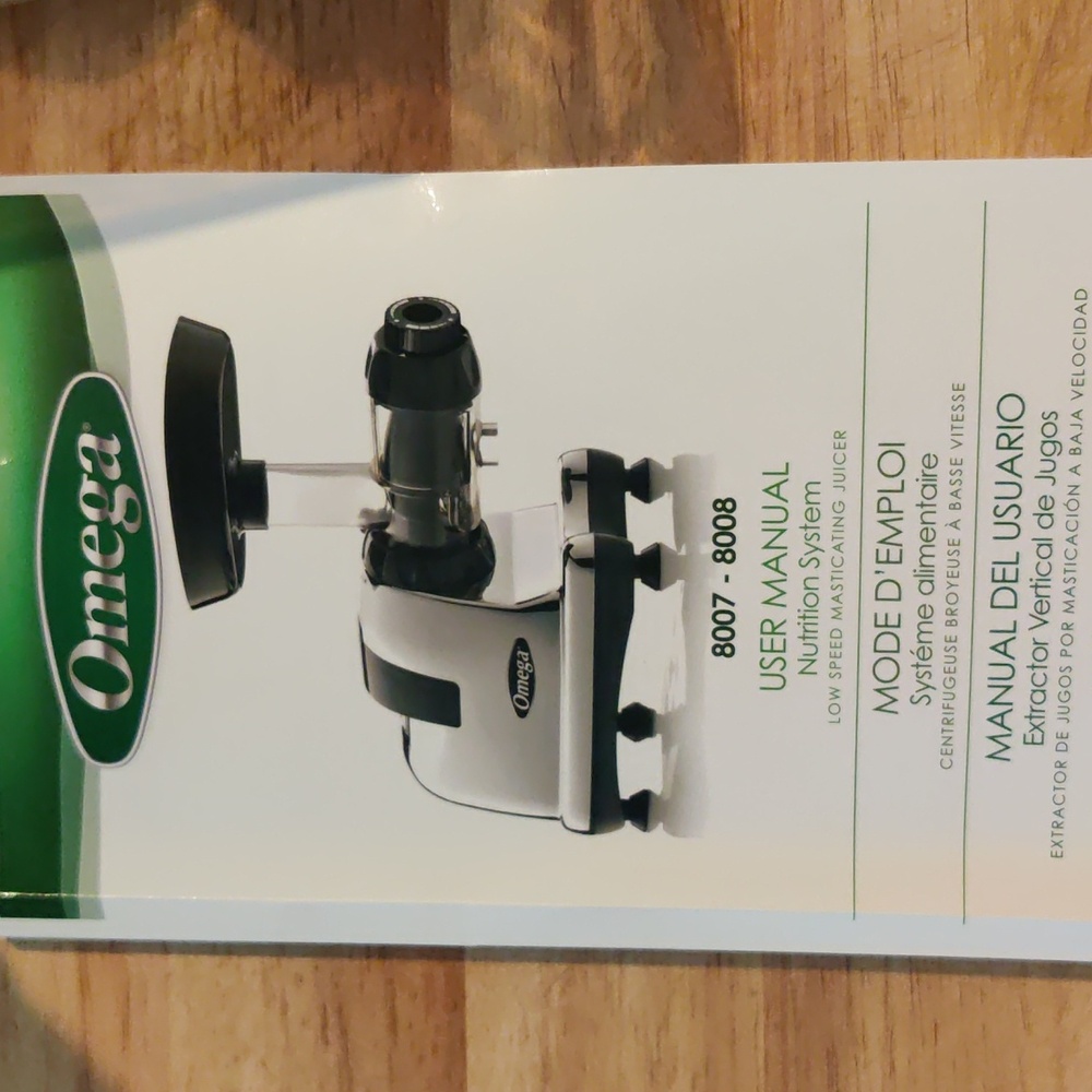 Omega 8008 Masticating juicer